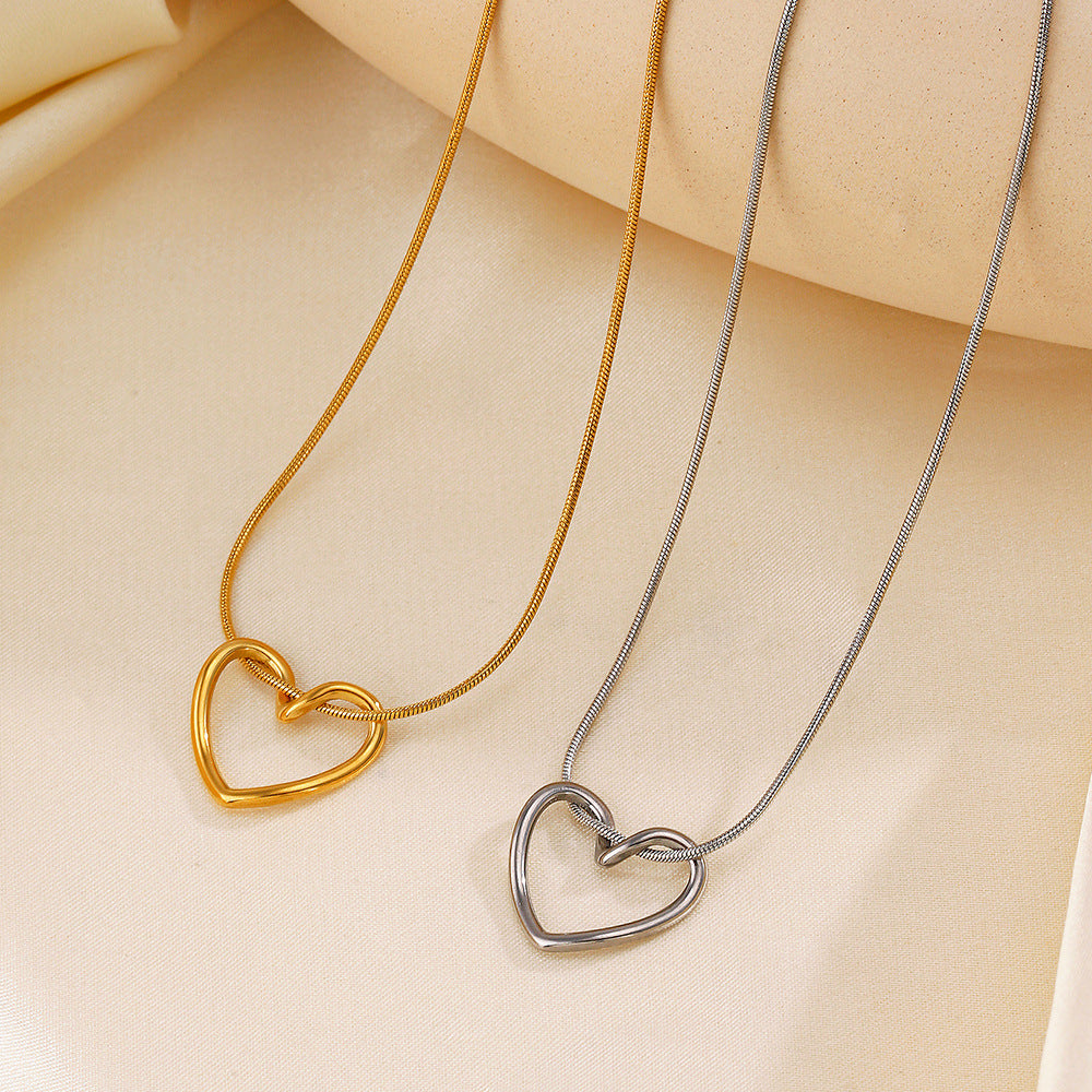 Europe And The United States Popular INS Style Simple Hollow Love Necklace Women&#039;s Personality Fashion Heart-shaped 18K Gold-plated Titanium Steel Clavicle Chain