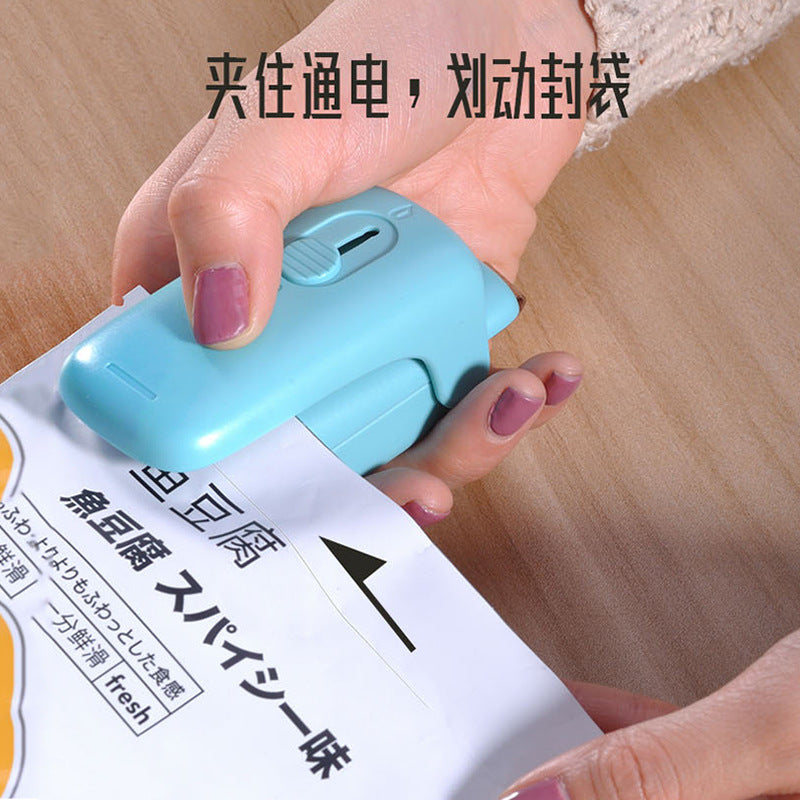 Mini Sealing Machine Household Portable Snack Sealer Hand Pressure Small Usb Rechargeable Food Sealer Wholesale