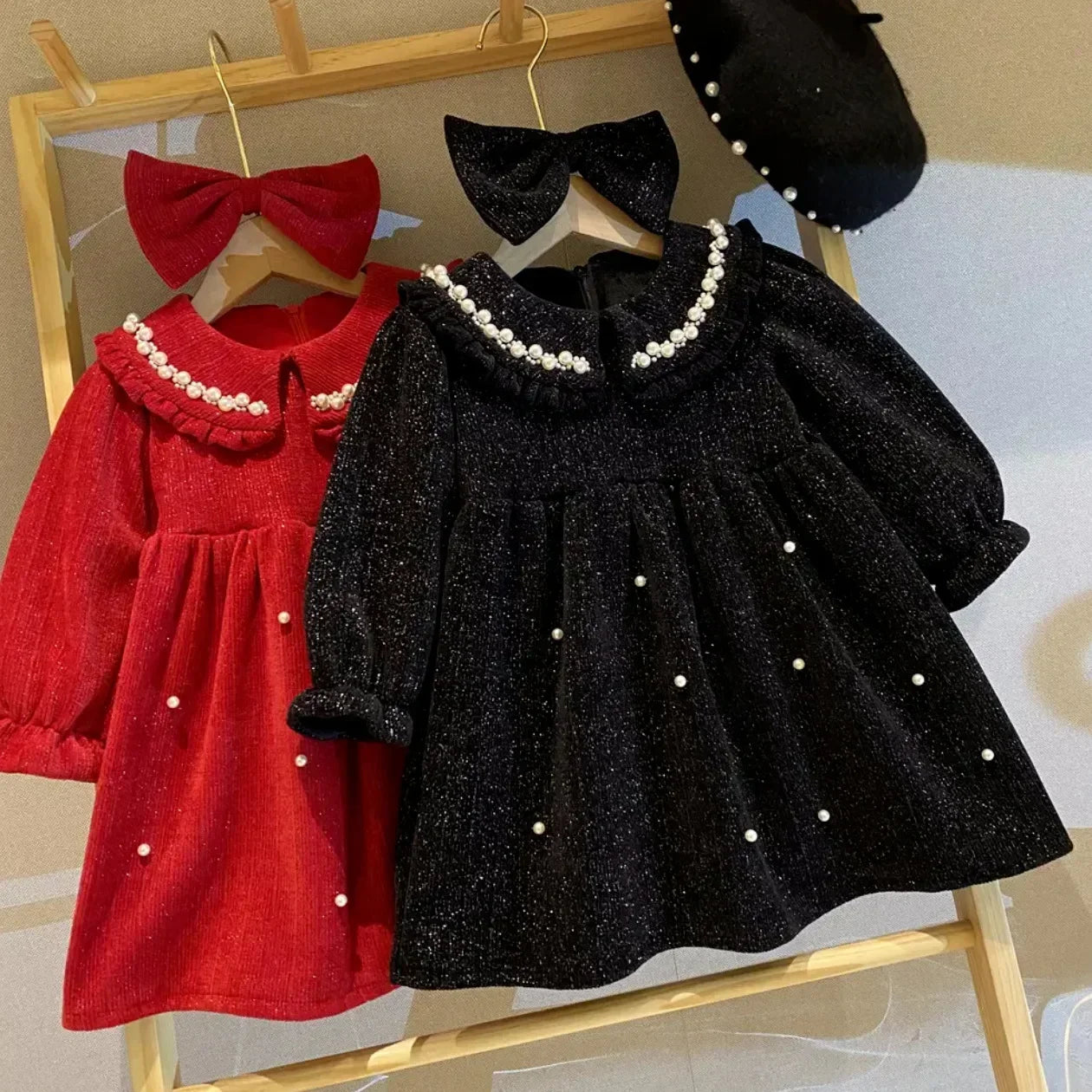 Autumn and Winter Thickening Flip Collar Dress 3-8 Year Old Girl Velvet Pearl Dress New Fashionable Red New Year Clothing